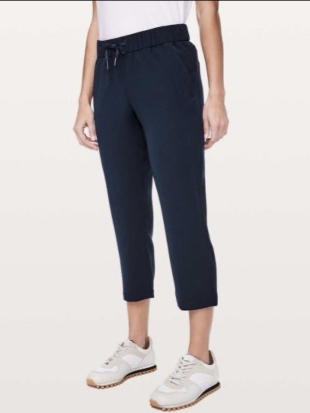 Lululemon On The Fly Cropped Pants 23’